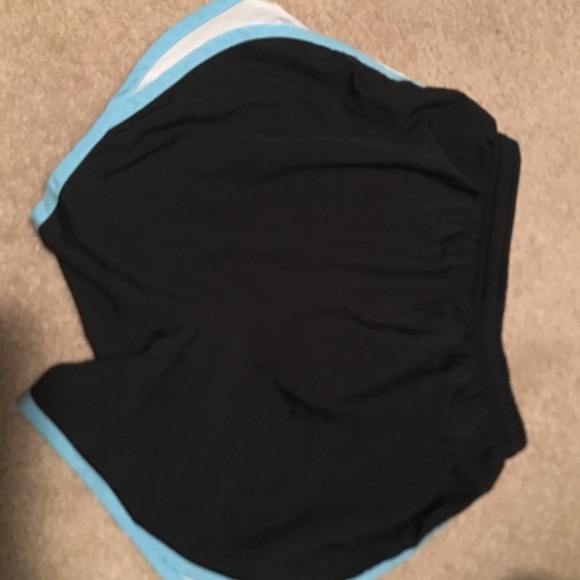 Women’s Nike 3 in. running shorts - Picture 3 of 3